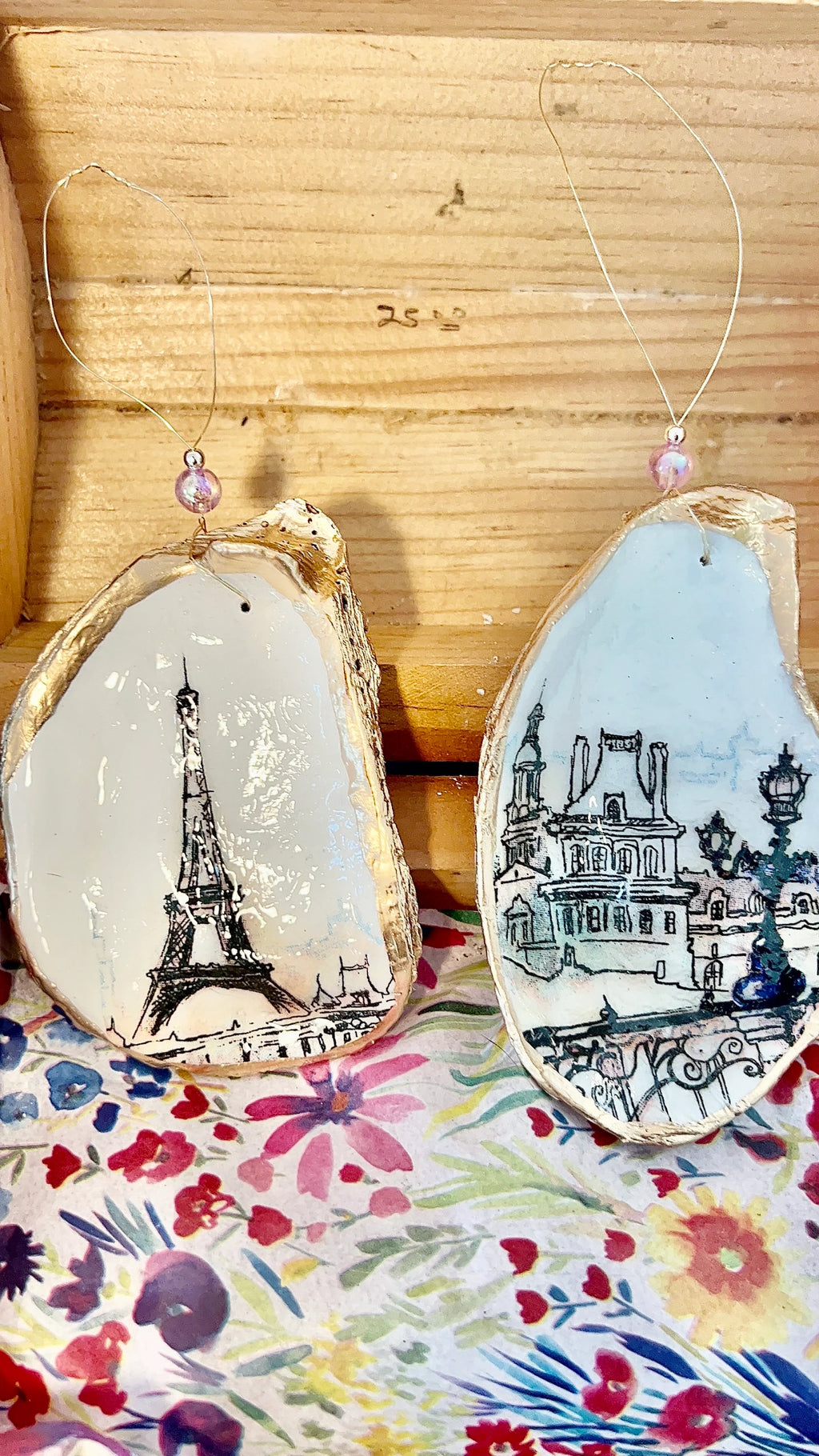 Paris France oyster shell Ornament or Trinket ring Dish French Souvenir & Memento.