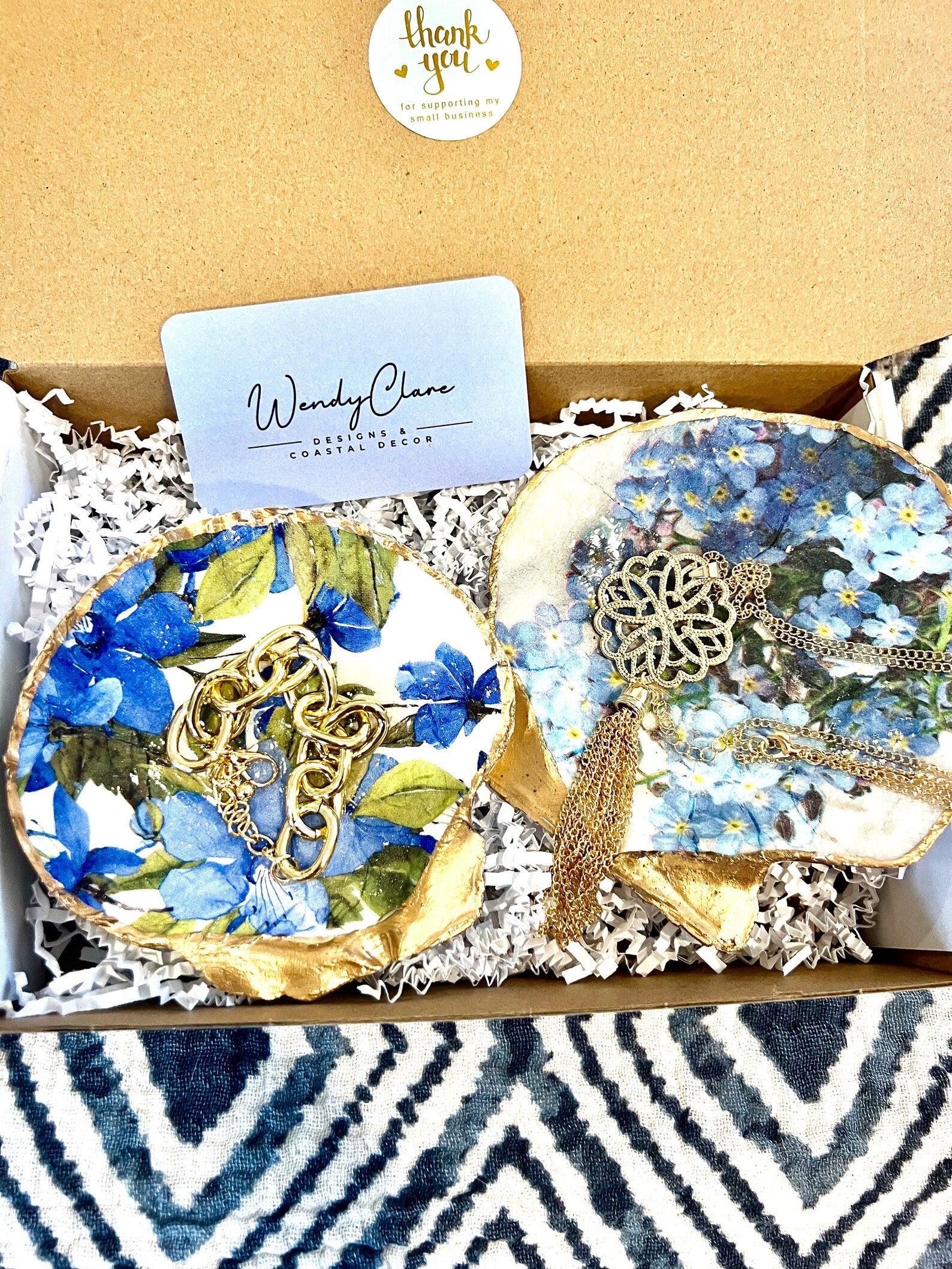 Blue Floral Scallop shell set of two trinket jewelry ring AirPod dish