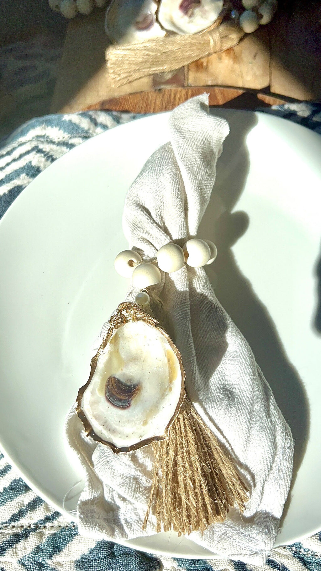 Coastal wedding favors. Gilded napkin ring. Oyster napkin ring. Oyster shell wedding favor.
