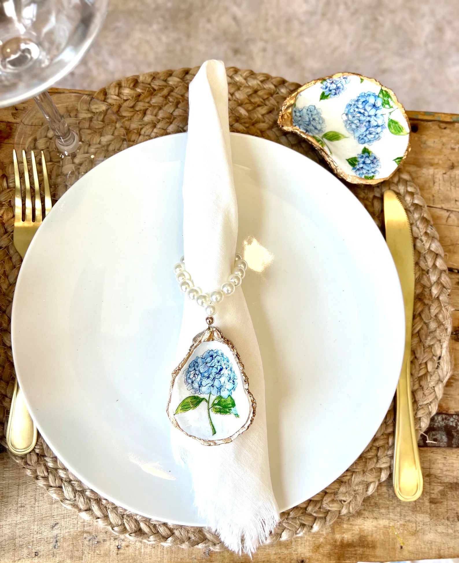 Hamptons party favor and decor set coastal ring dish favor & shell napkin ring