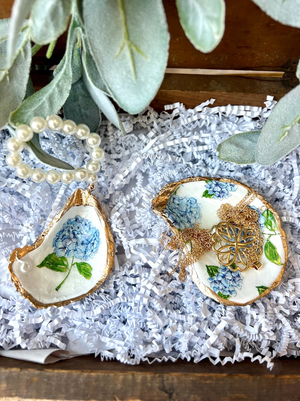 Hamptons party favor and decor set coastal ring dish favor & shell napkin ring