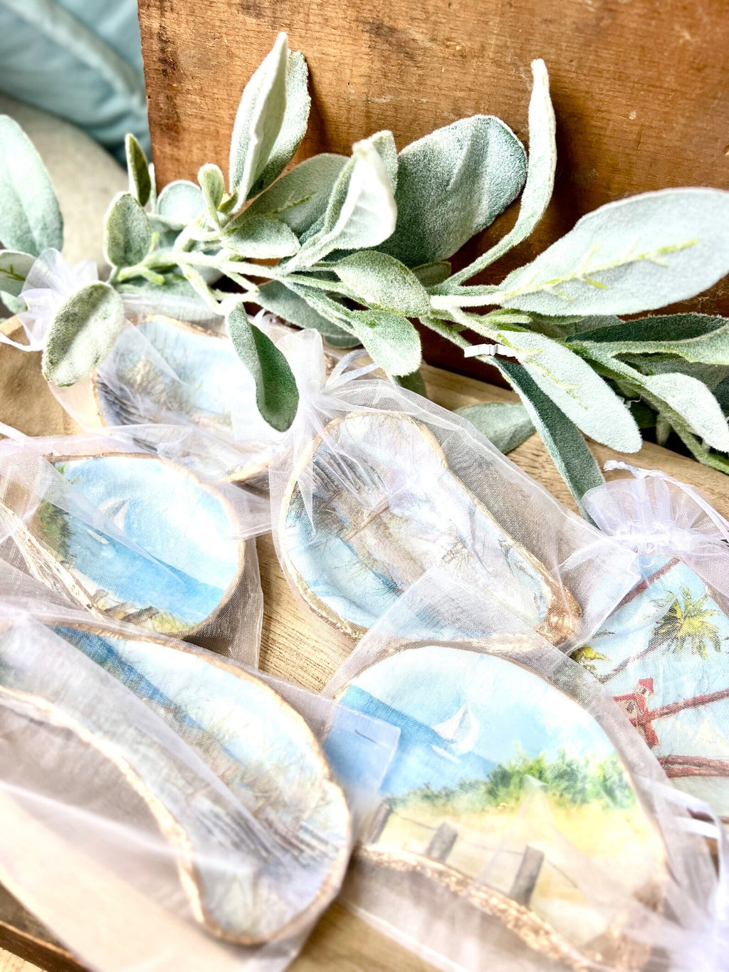 Beach destination wedding favor. Decoupage Shell Jewelry Dish