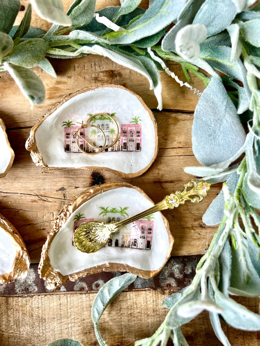 Rainbow row Charleston oyster shell dish