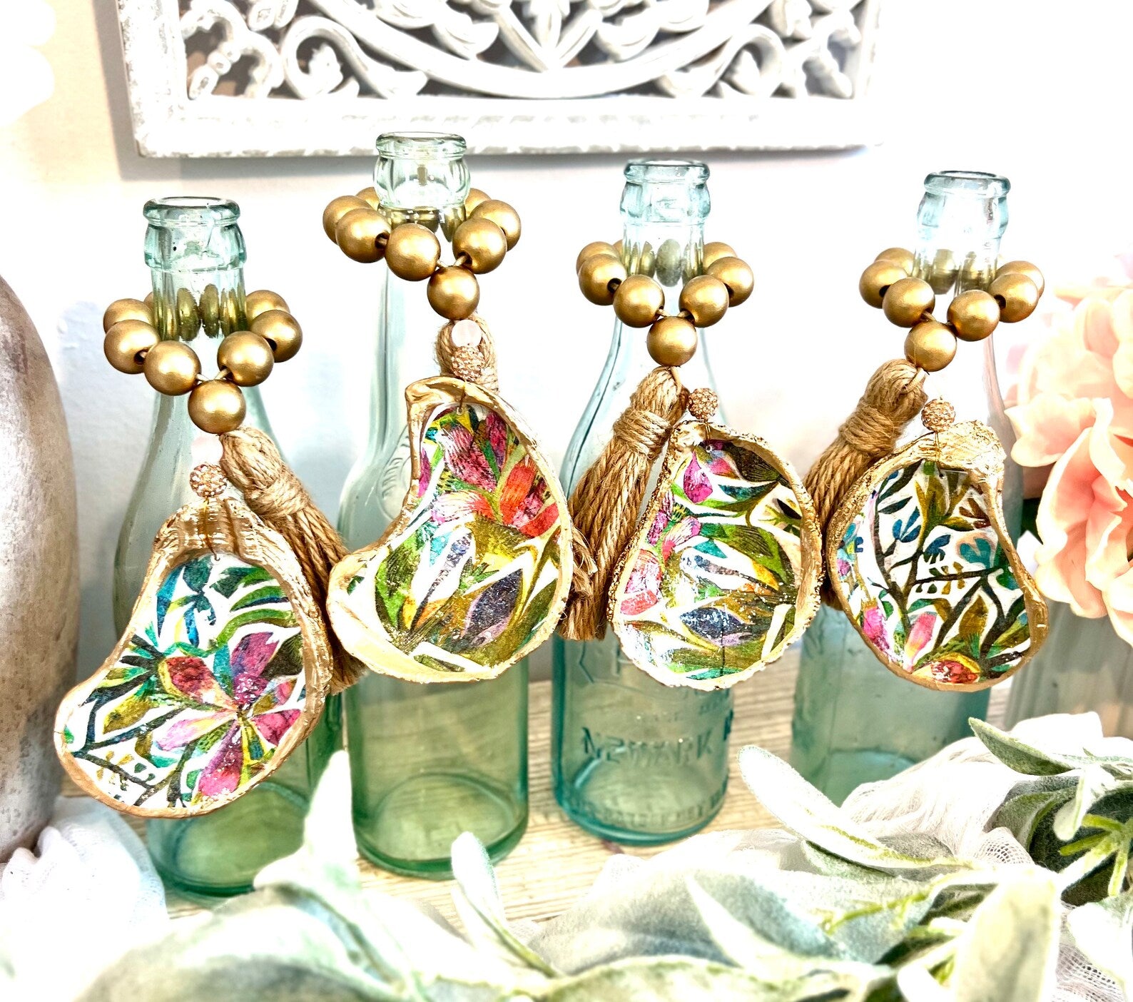 Beach Bachelorette favor idea wine charm . Bachelorette favor shell gift.