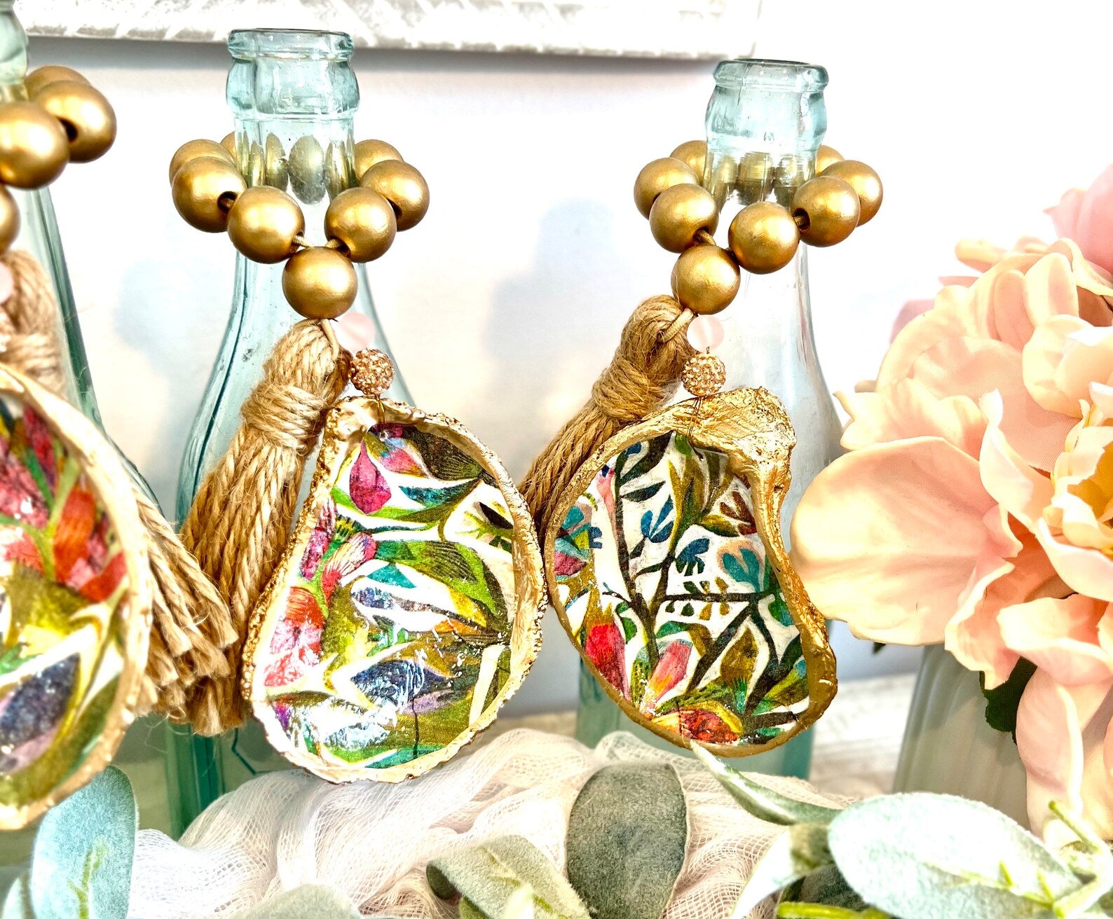 Beach Bachelorette favor idea wine charm . Bachelorette favor shell gift.