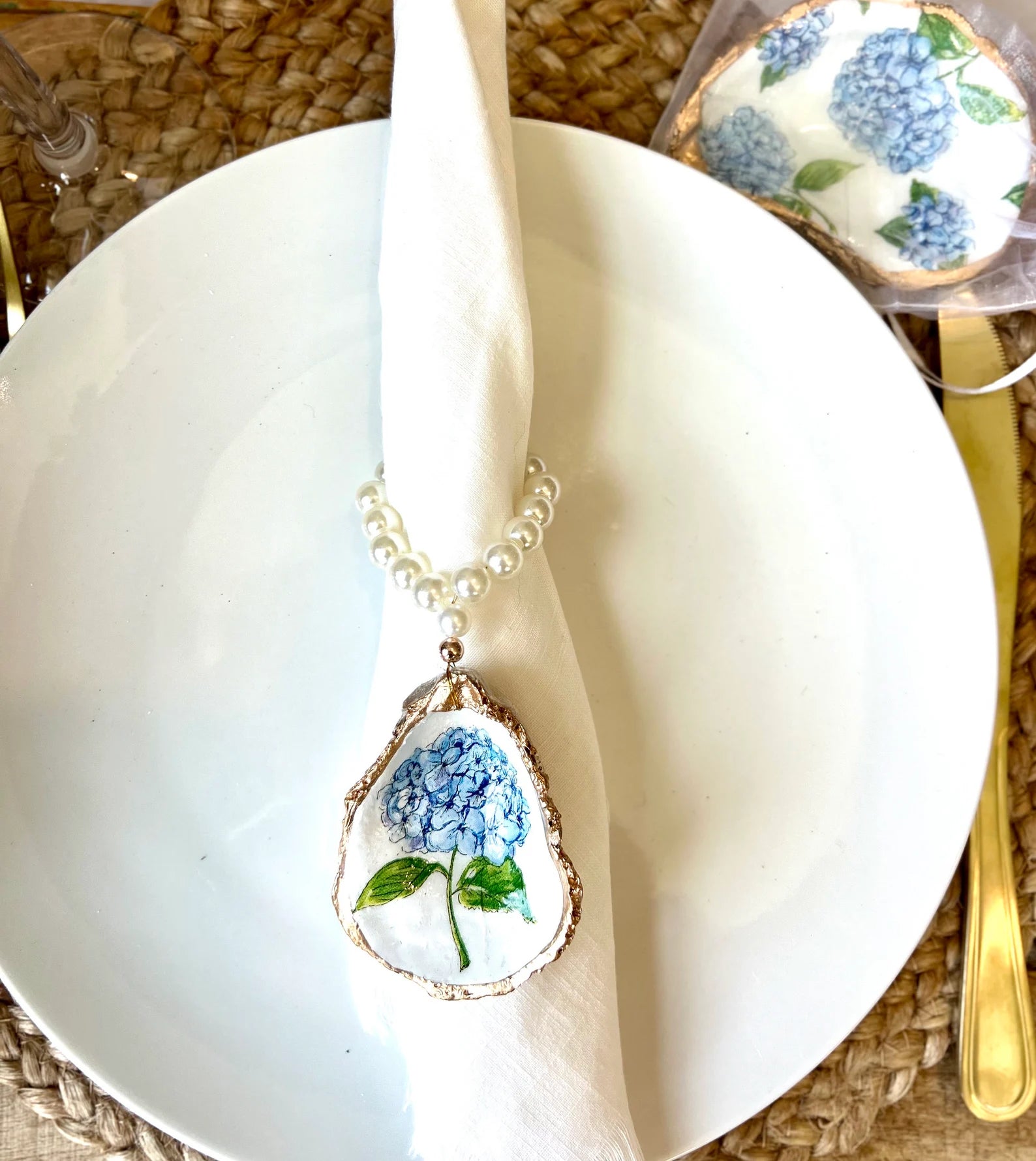 Hamptons party favor and decor set coastal ring dish favor & shell napkin ring