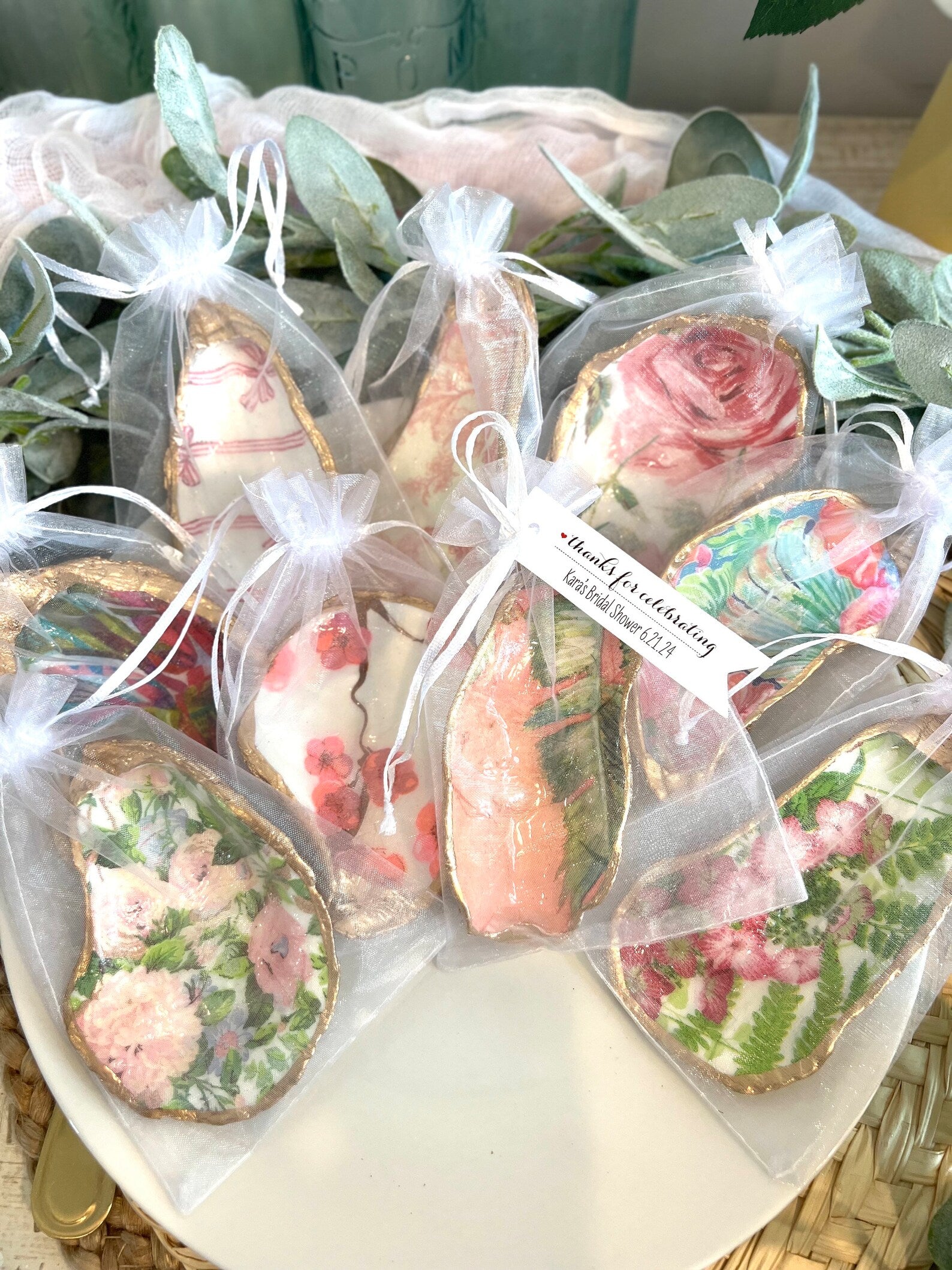 Bachelorette party favor idea. Decoupaged Shell Jewelry Dish favor last splash beach bachelorette