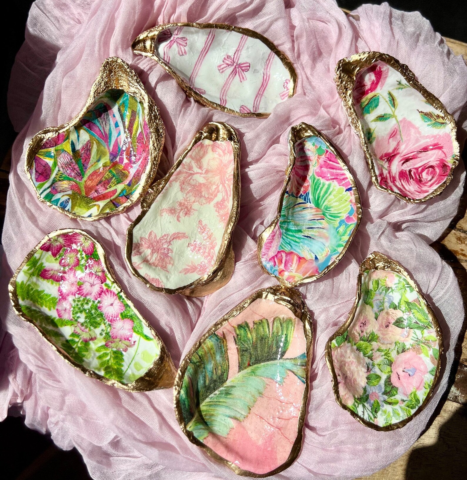 Bachelorette party favor idea. Decoupaged Shell Jewelry Dish favor last splash beach bachelorette