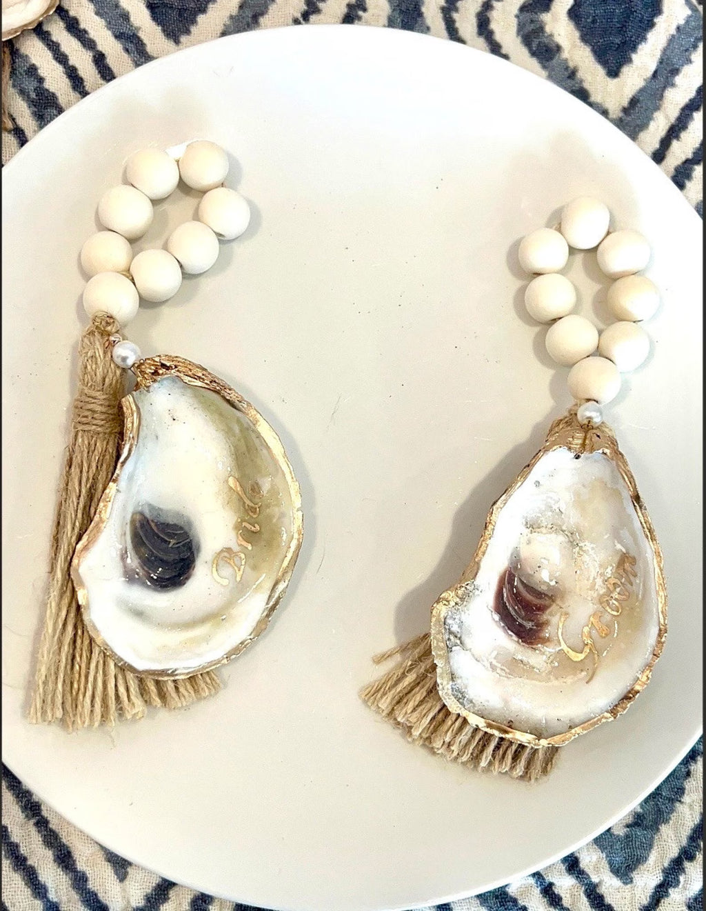 Coastal wedding favors. Gilded napkin ring. Oyster napkin ring. Oyster shell wedding favor.