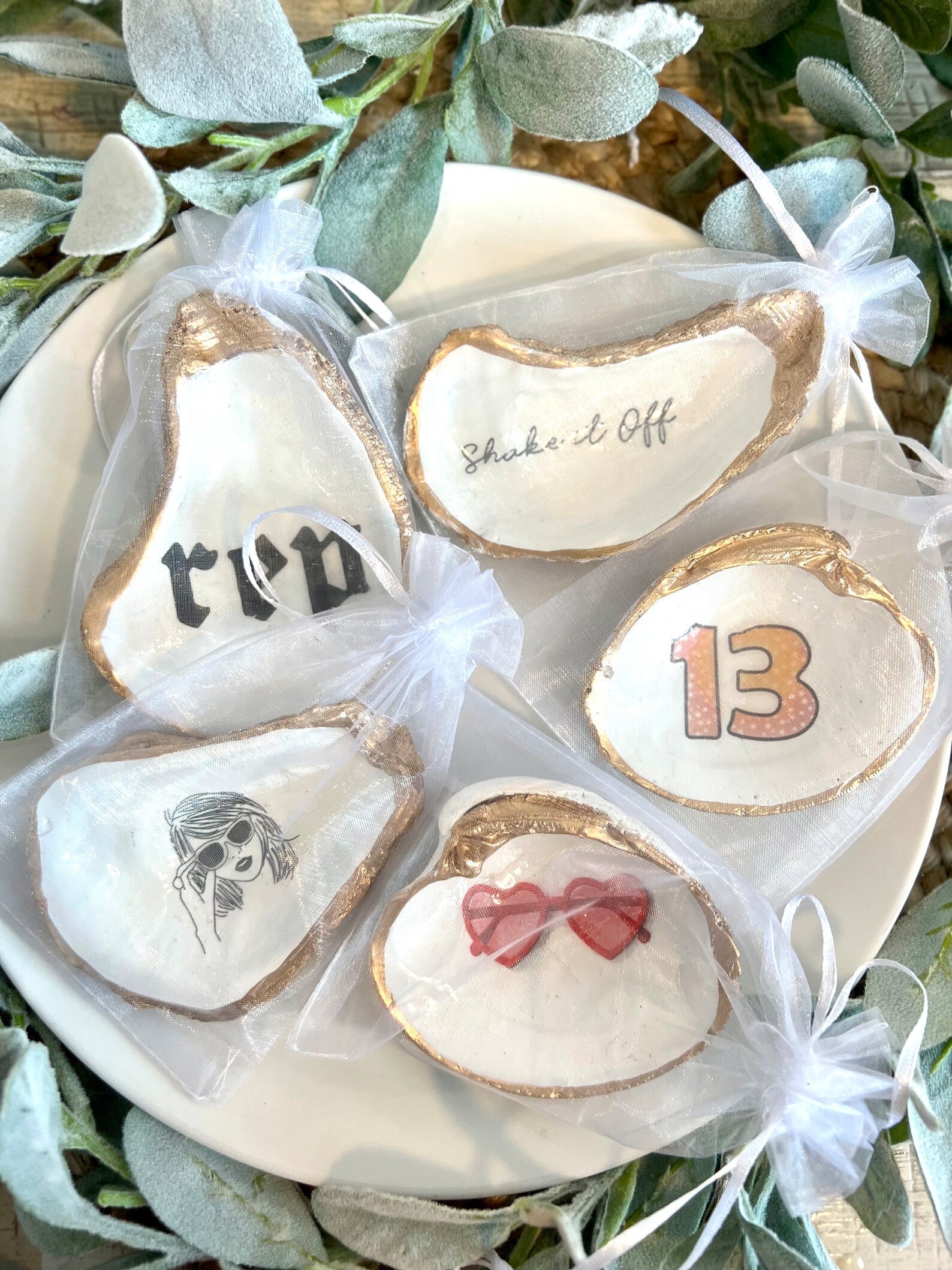 Birth-tay party favor shell dish. Swiftie Shell Ring Dish favor birthtay party