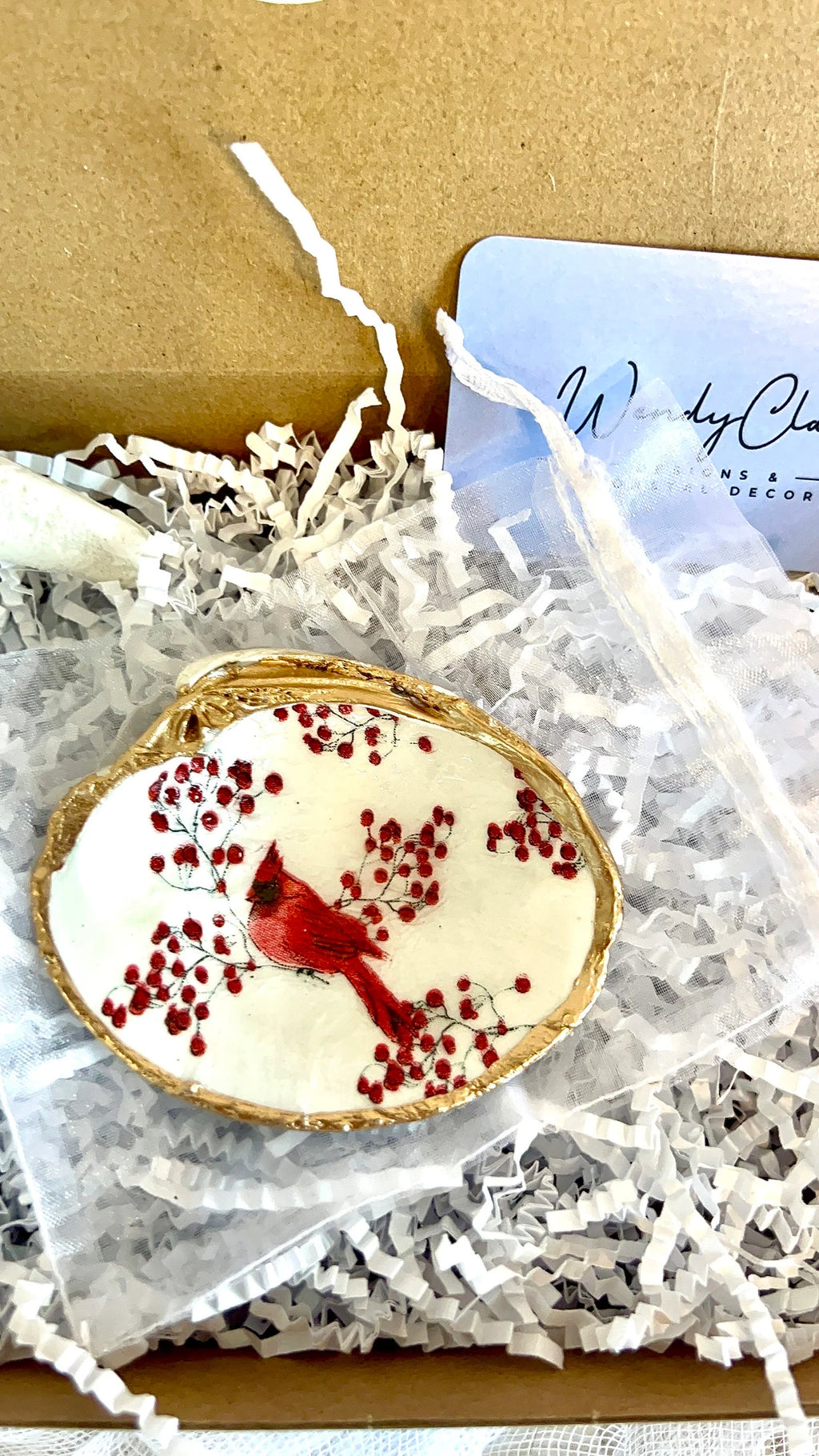 Cardinal Shell Jewelry Dish Memorial Gift. Red Cardinal ring dish funeral favor idea.