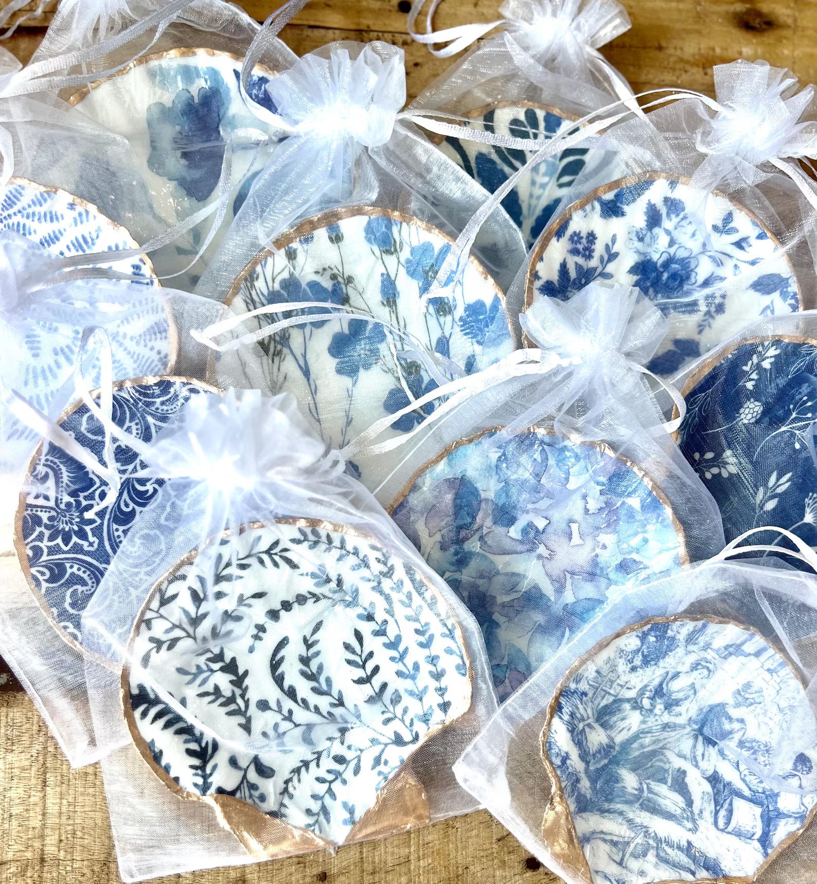 Beach wedding favor dish Blue & White scallop shell trinket dish