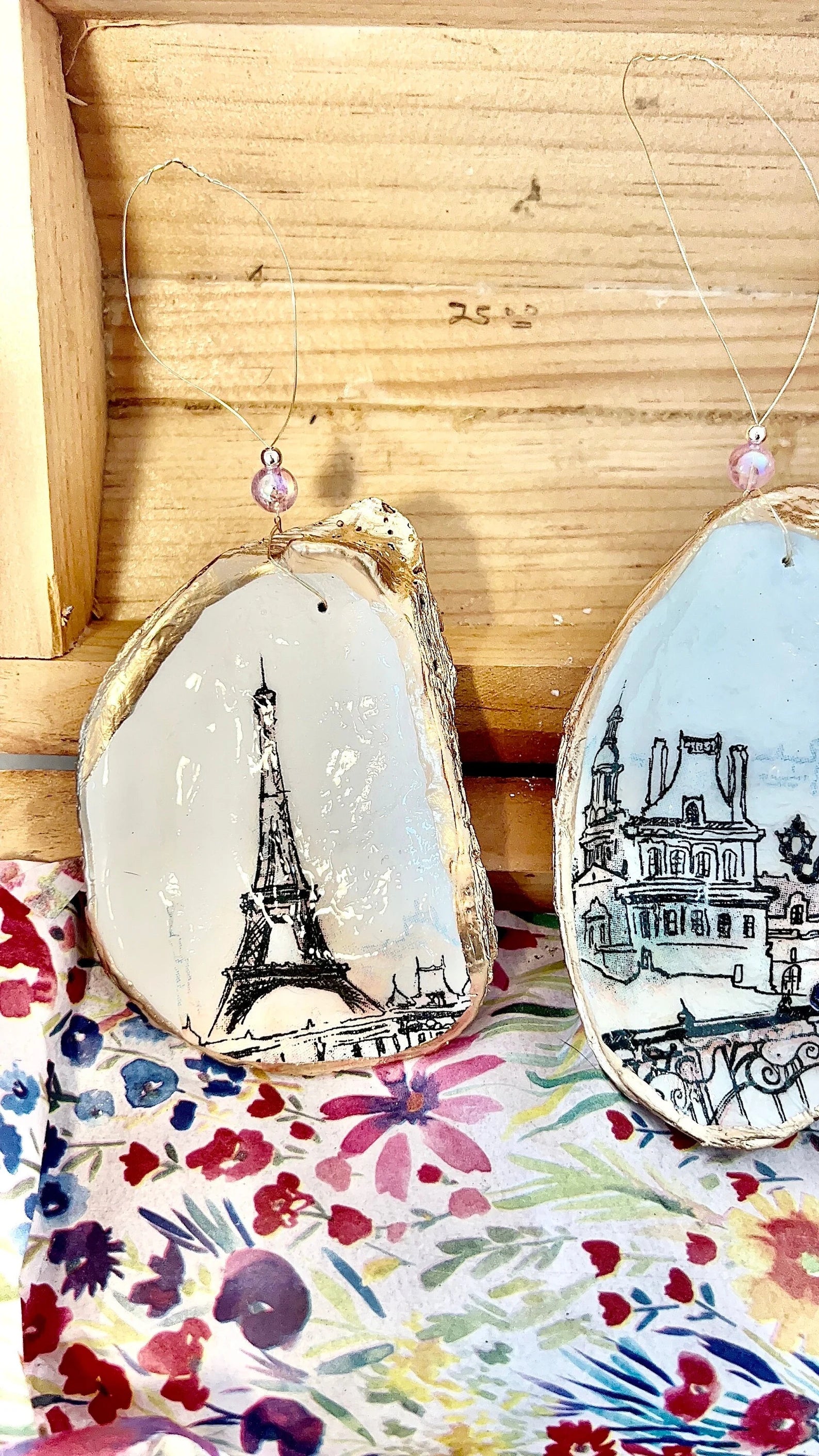 Paris France oyster shell Ornament or Trinket ring Dish French Souvenir & Memento.