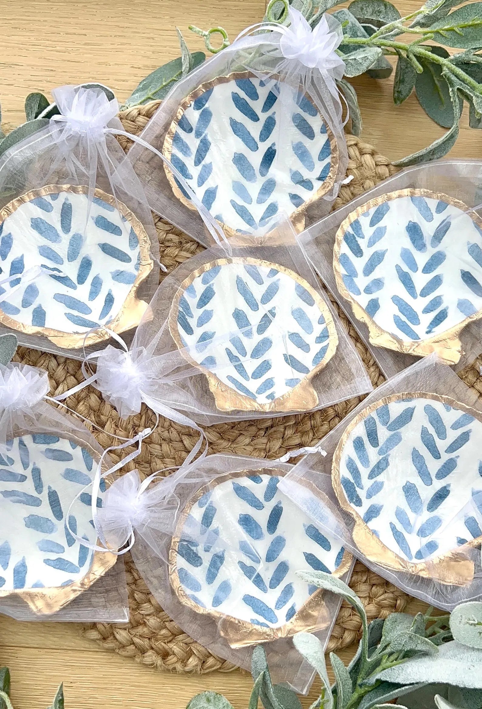 Bulk luxury Beach wedding favor dish handmade Blue & White nautical scallop