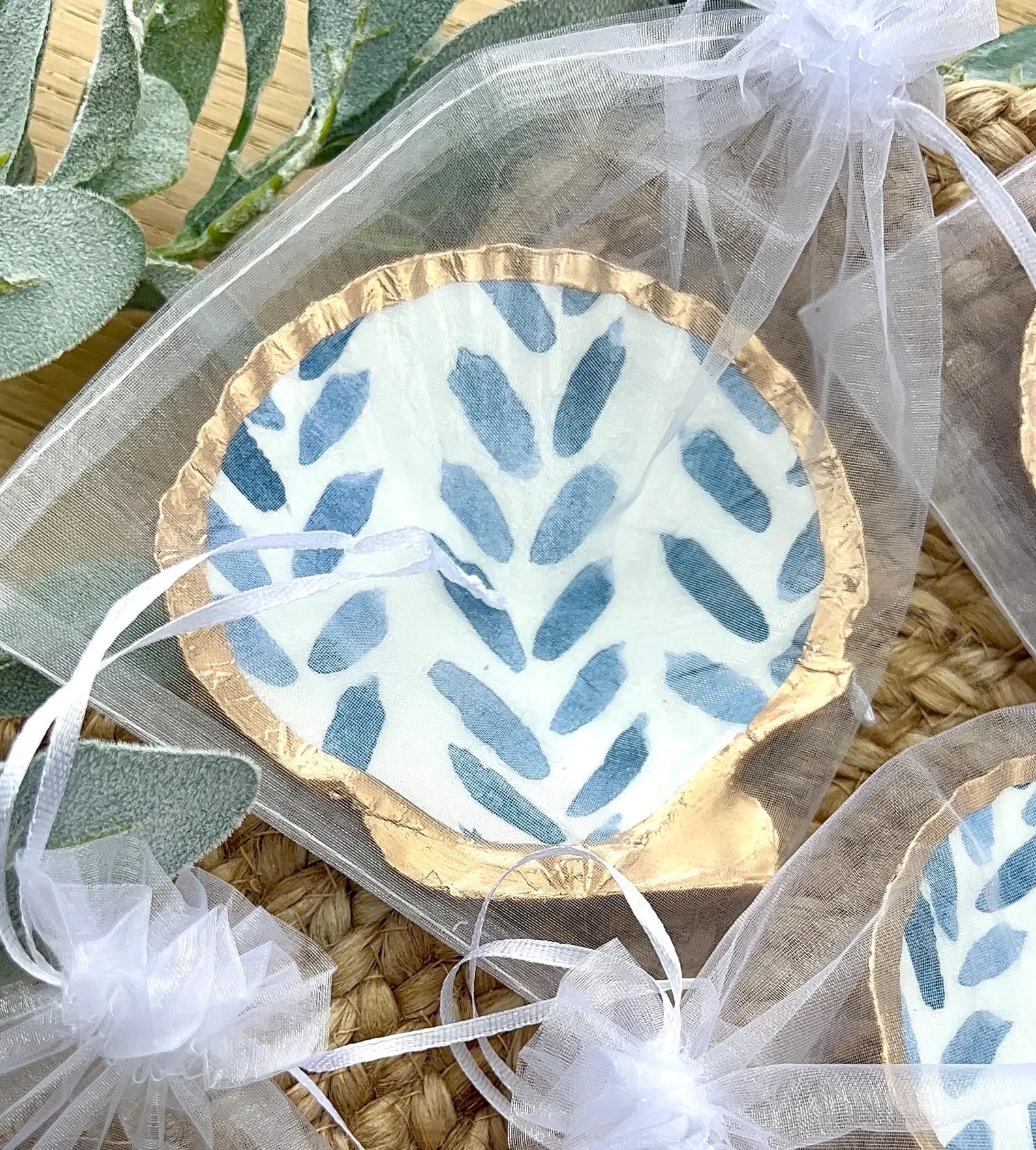 Bulk luxury Beach wedding favor dish handmade Blue & White nautical scallop