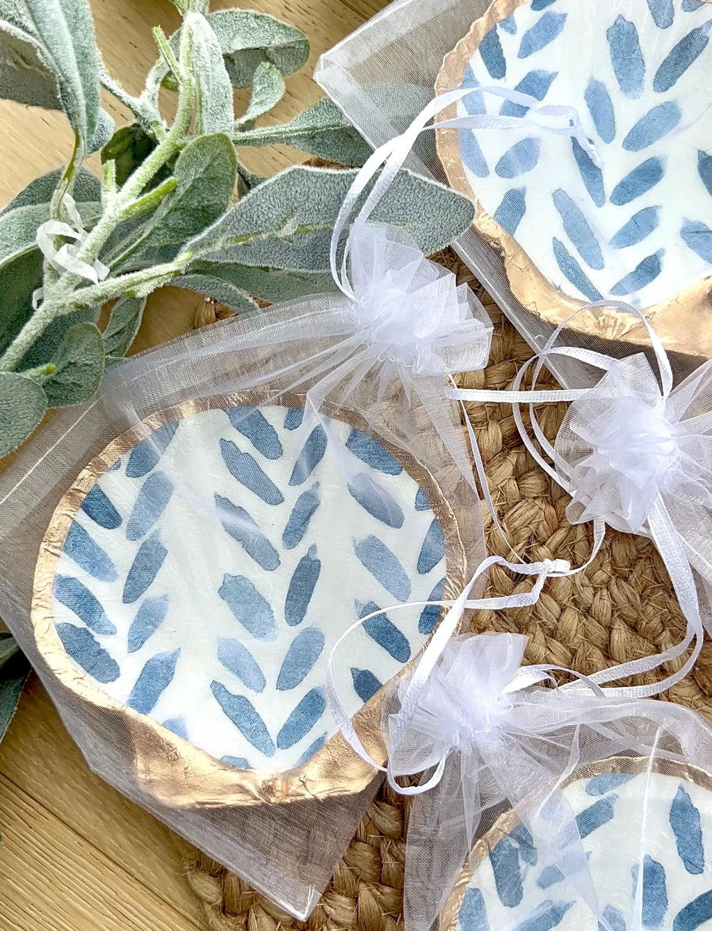 Bulk luxury Beach wedding favor dish handmade Blue & White nautical scallop