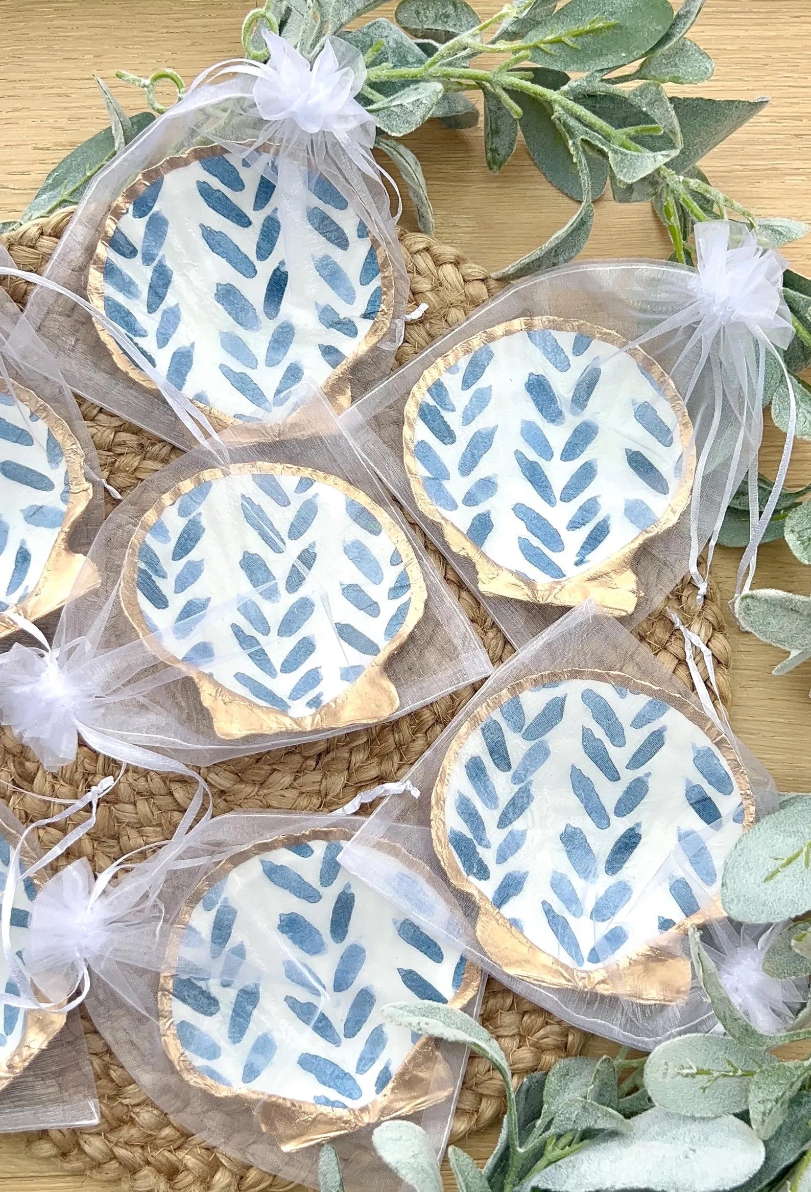 Bulk luxury Beach wedding favor dish handmade Blue & White nautical scallop