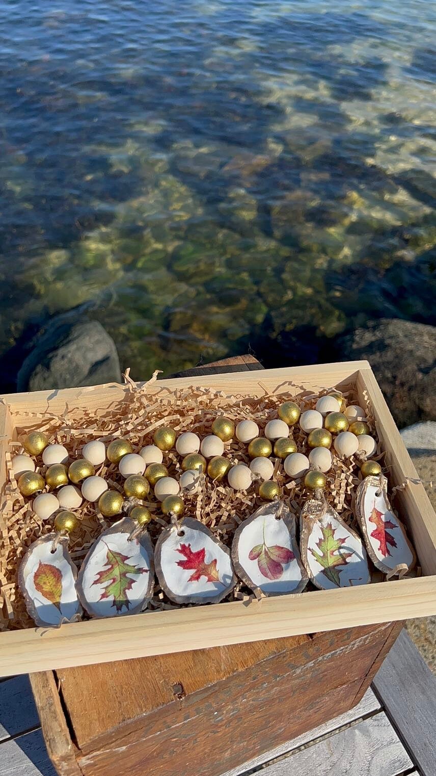 Custom napkin rings. Oyster shell napkin ring. Beach table decor. Coastal napkin ring. Christmas/New Years/thanksgiving napkin ring