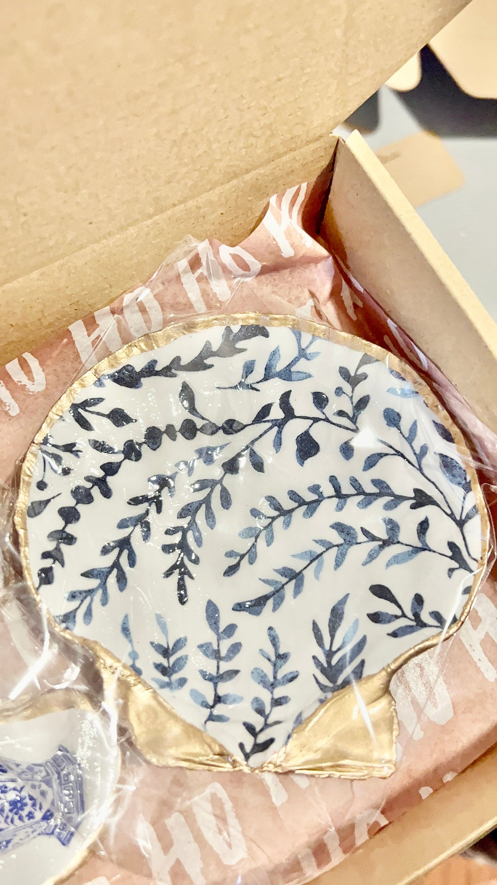 College graduation gift idea Serena/Lily style Shell Jewelry Dish. Decoupaged scallop Shell Jewelry Tray graduation gift & party favor idea.