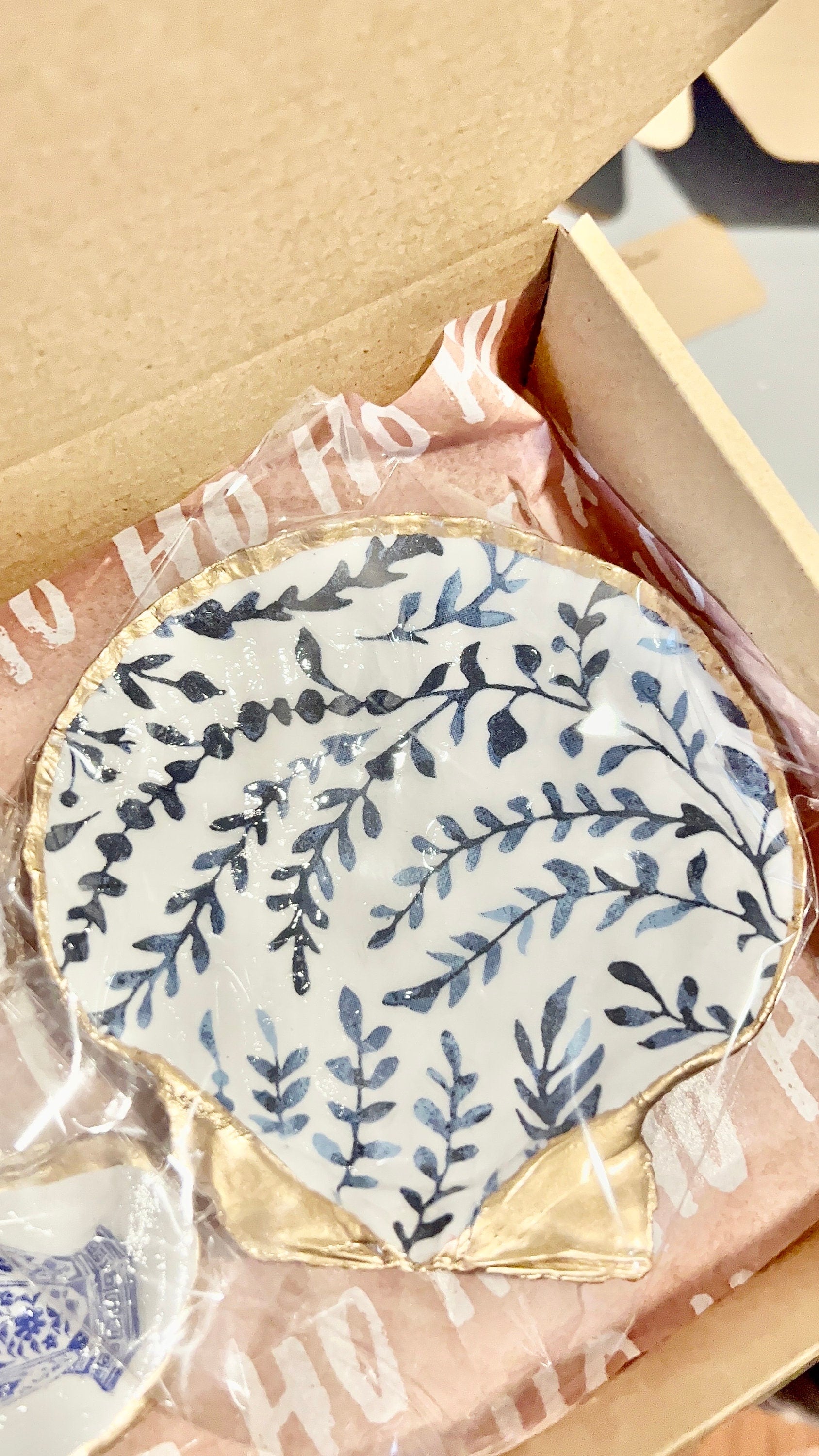 College graduation gift idea Serena/Lily style Shell Jewelry Dish. Decoupaged scallop Shell Jewelry Tray graduation gift & party favor idea.