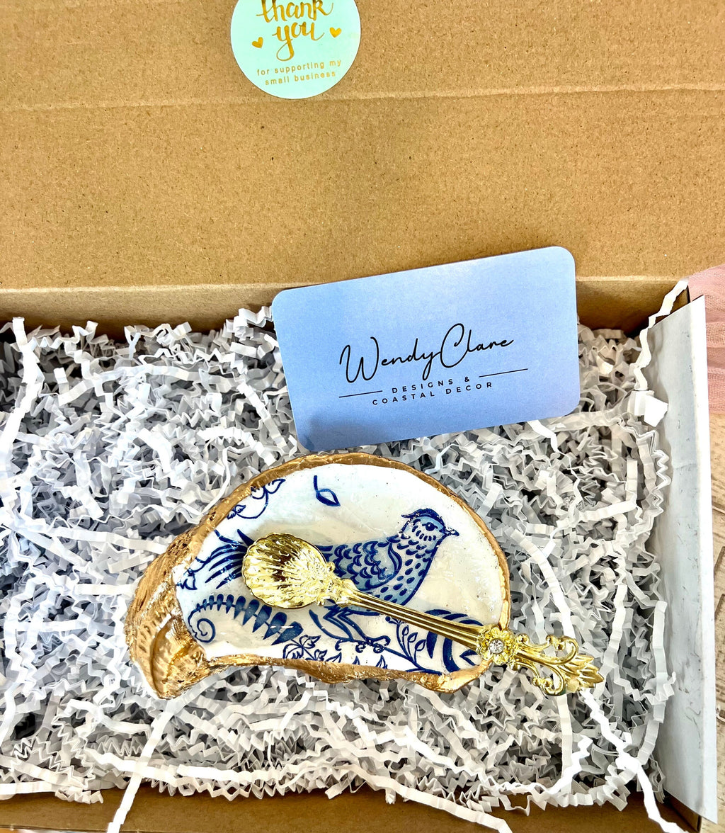 Chinoiserie bird decor Chinese porcelain style shell trinket ring dish. Chinoiserie Gift for Grandma. Lowcountry gift. Luxury wedding favor