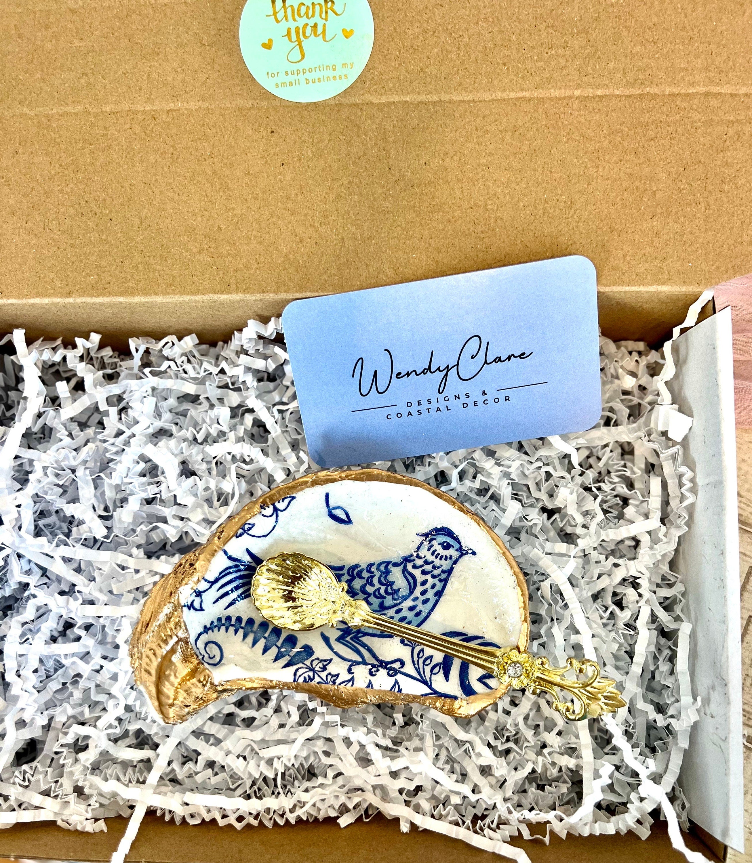 Coastal bachelorette favor & Hamptons style wedding welcome bag gift idea. Beachy wedding favor bulk discount. Bridal party favor gift idea