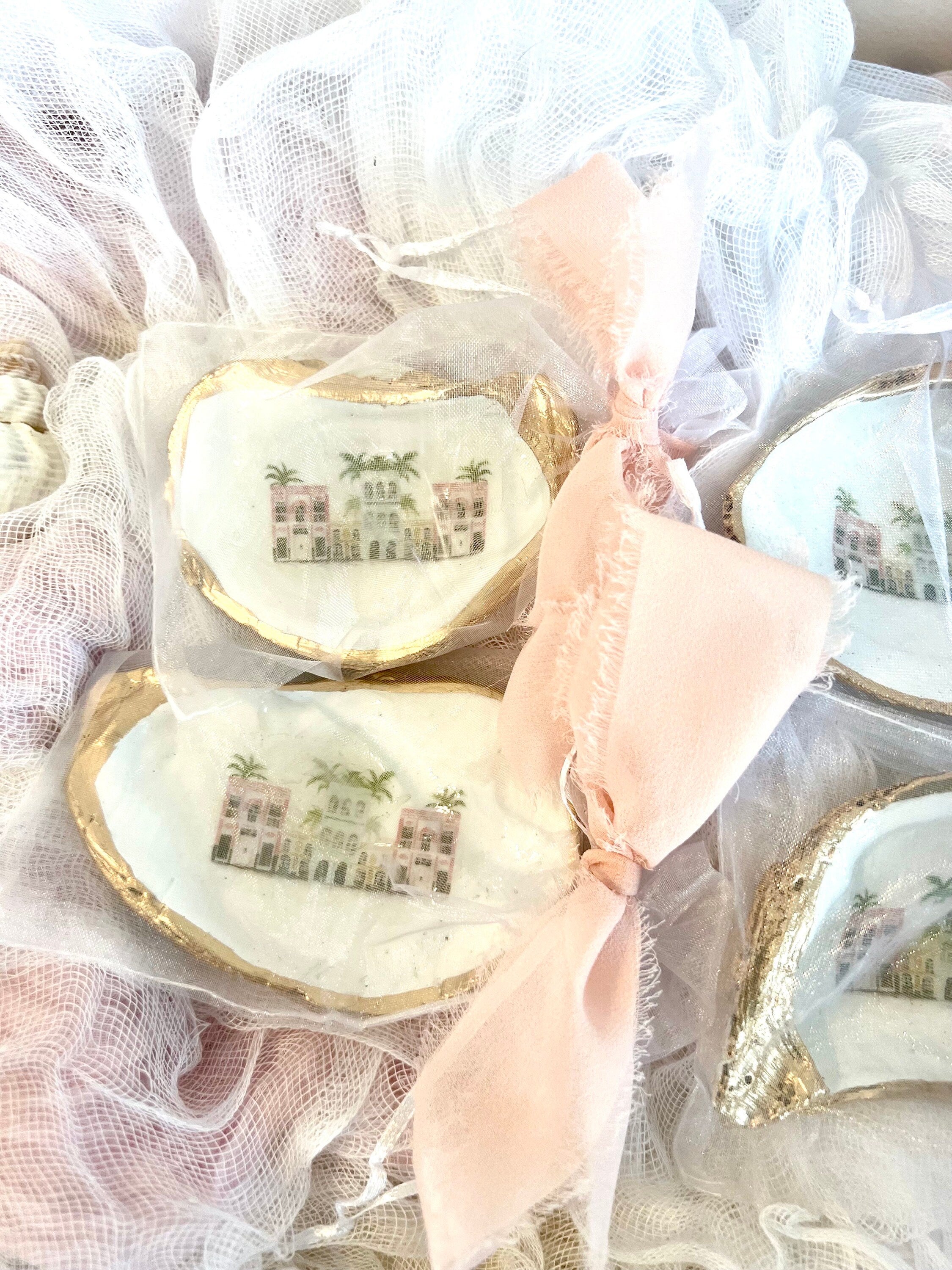 Charleston event favor oyster ornament. Charleston gala party favor. Charleston shower favor. Charleston bridesmaid proposal bachelorette