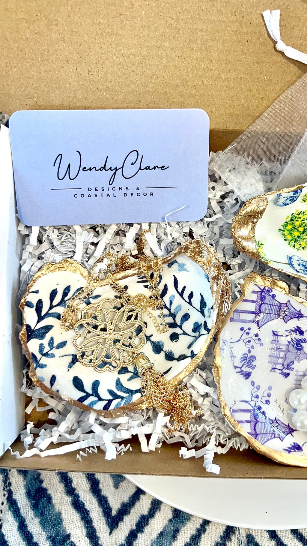 College graduation gift idea Serena/Lily style Shell Jewelry Dish. Decoupaged scallop Shell Jewelry Tray graduation gift & party favor idea.