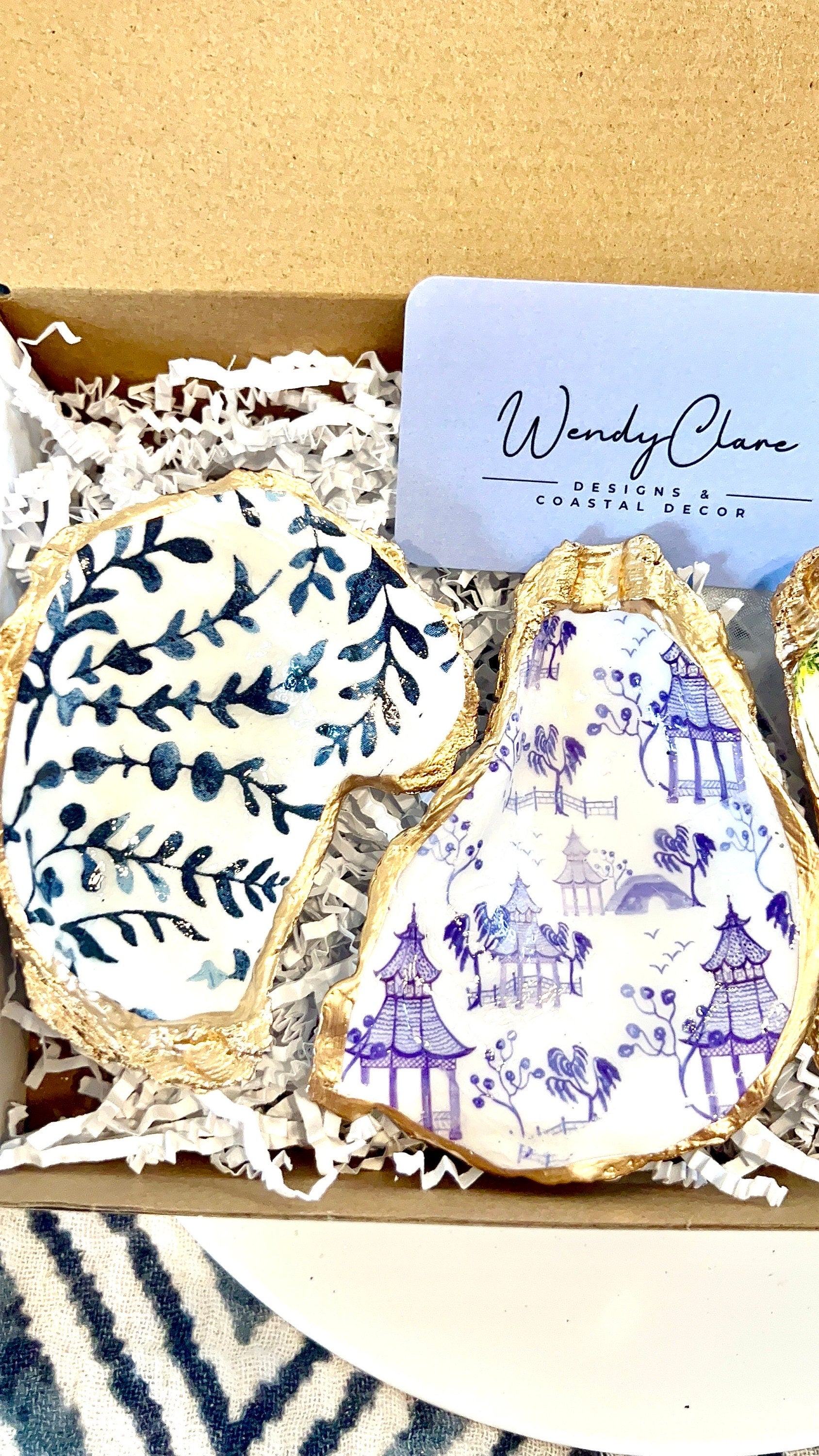 College graduation gift idea Serena/Lily style Shell Jewelry Dish. Decoupaged scallop Shell Jewelry Tray graduation gift & party favor idea.