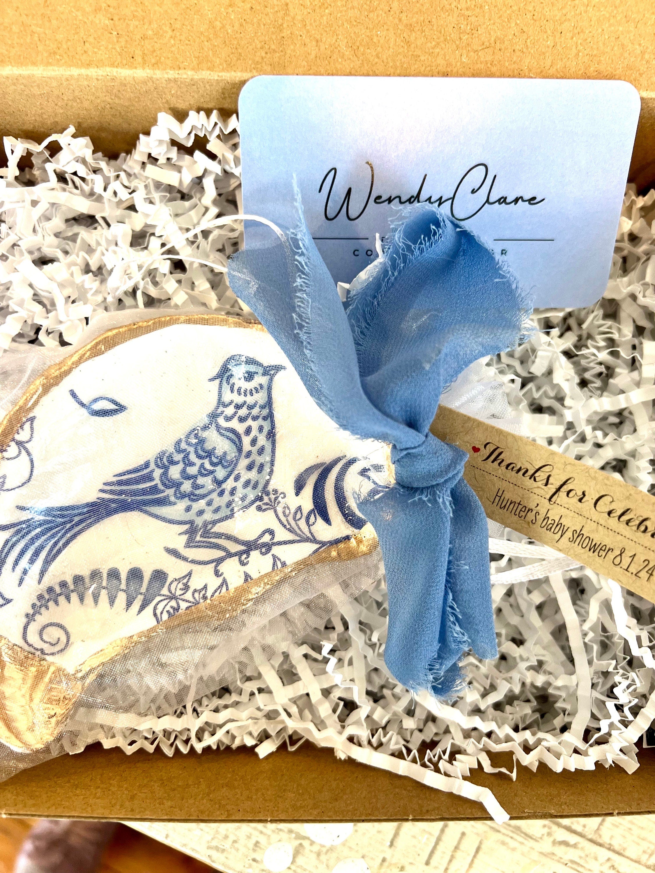 Chinoiserie bird decor Chinese porcelain style shell trinket ring dish. Chinoiserie Gift for Grandma. Lowcountry gift. Luxury wedding favor