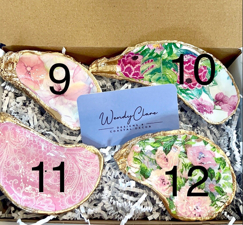 Bachelorette party favor idea. Decoupaged Shell Jewelry Dish favor last splash beach bachelorette. Pink party favor idea beach bachelorette