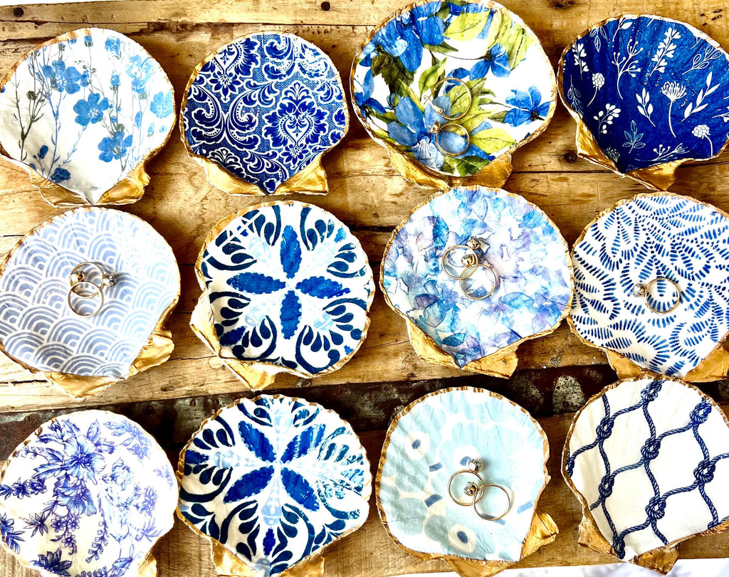 BLUE & WHITE scallop shell ring dish bridal shower favor. Bulk luxury beach wedding coastal favor dish. CHINOISERIE shell ring dish favor.