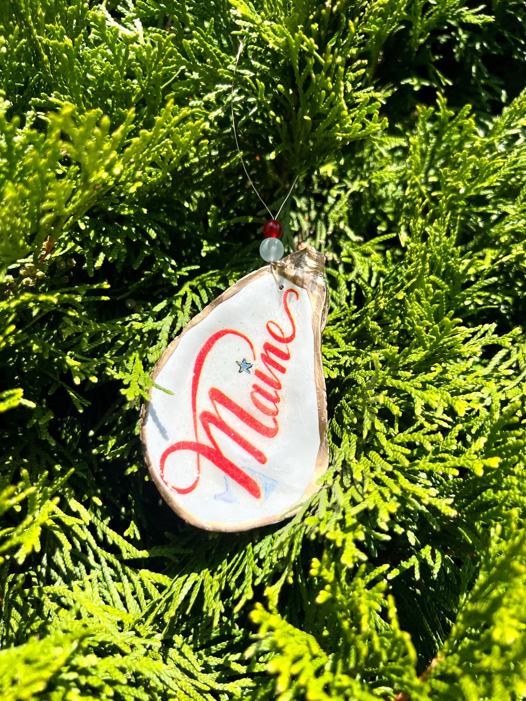 MAINE CHRISTMAS ornament. Maine oyster ornament. Maine shell ornament. Maine oyster art. Maine gift idea. Maine Christmas gift. Maine travel