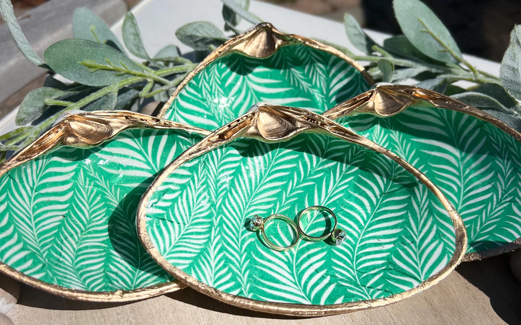 GREEN & WHITE tropical shell ring dish bridal shower favor. Hand painted shell wedding coastal favor. SAGE green bridesmaid proposal favor