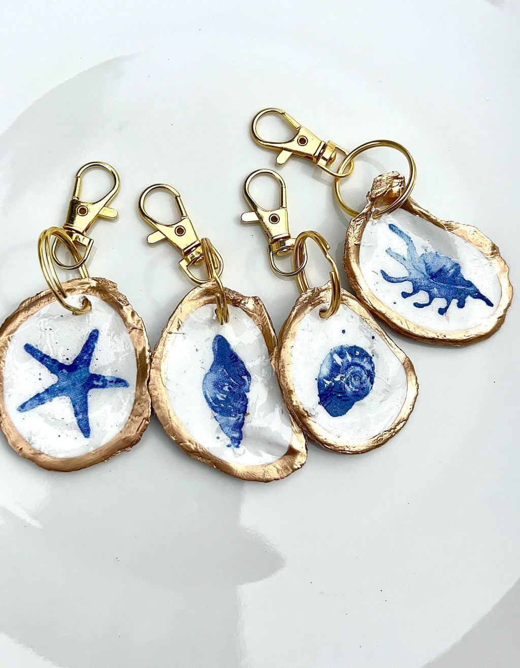 Handpainted Oyster Shell Keychain Bag Charm Coastal Nautical Key Ring, Gold Trim Shell Charm Beach Bachelorette Favor Preppy Ocean Accessory