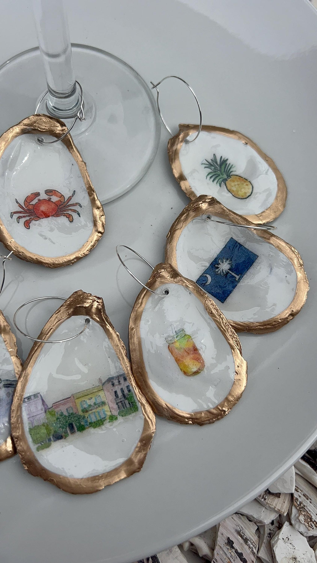 Charleston Coastal Oyster Shell Wine Charms - Elegant Gold Rim Wine Glass Markers Southern Charm Decor for Charleston Event or Bachelorette