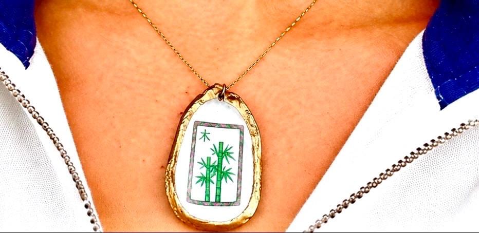 Custom Mahjong Tile Oyster Shell Pendant Necklace – Handcrafted Coastal Mahjong Jewelry, Personalized Mahjong Gift, Gold Oyster Mahj Gift