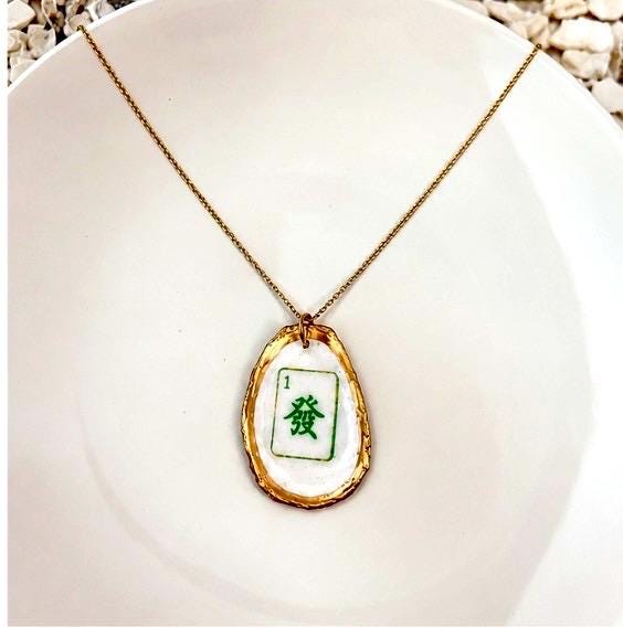 Custom Mahjong Tile Oyster Shell Pendant Necklace – Handcrafted Coastal Mahjong Jewelry, Personalized Mahjong Gift, Gold Oyster Mahj Gift