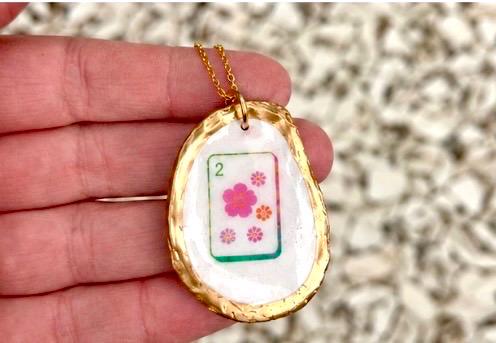 Custom Mahjong Tile Oyster Shell Pendant Necklace – Handcrafted Coastal Mahjong Jewelry, Personalized Mahjong Gift, Gold Oyster Mahj Gift
