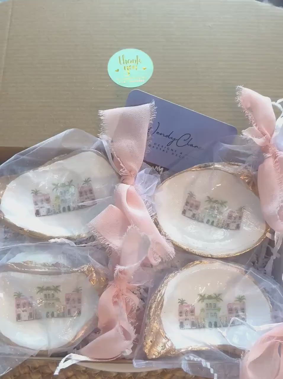 Charleston event favor oyster ornament. Charleston gala party favor. Charleston shower favor. Charleston bridesmaid proposal bachelorette