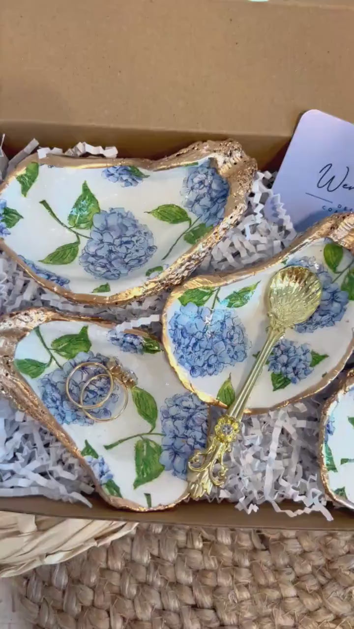 BLUE HYDRANGEA oyster ring dish beachy wedding party favor. Cape Cod party favor shell dish. Nantucket beach party shell gift trinket dish.